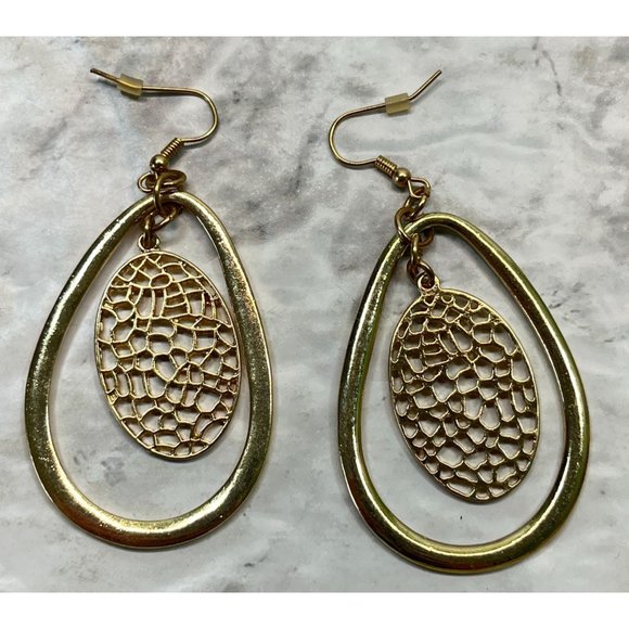 Vintage Teardrop Earrings Gold Tone Filagree Floating Retro Dangle - Picture 6 of 6